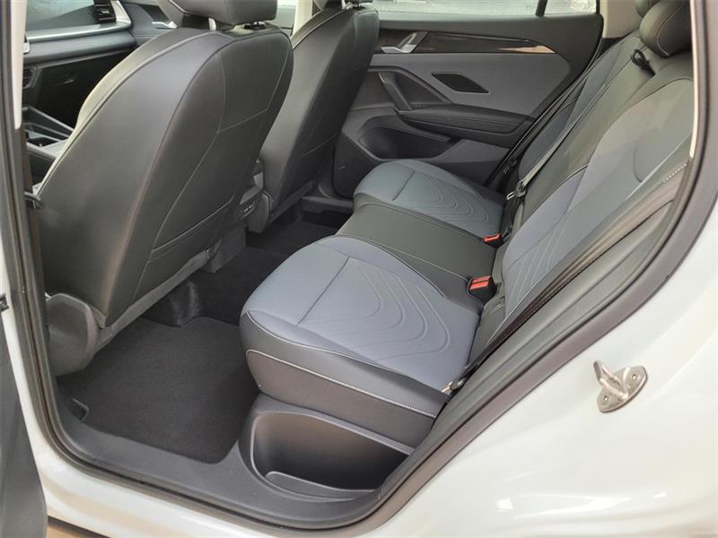 Volkswagen Tiguan SE 2025