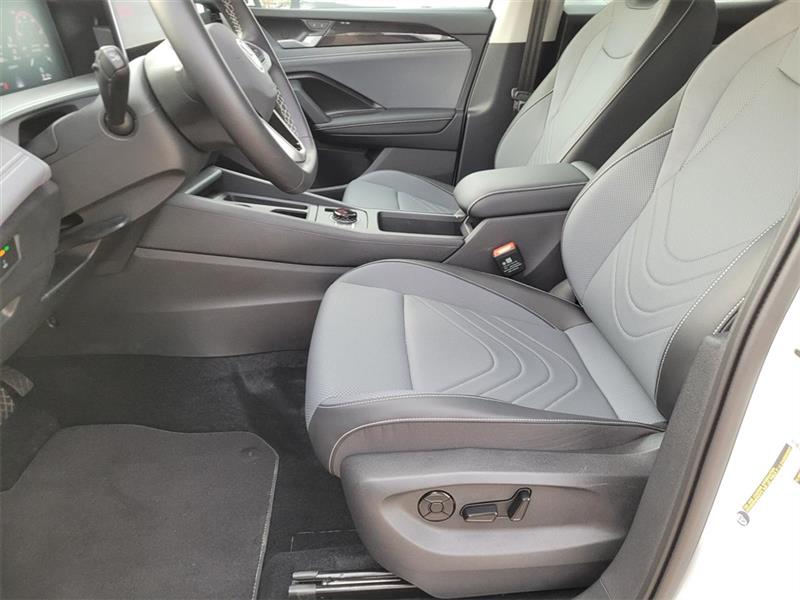 Volkswagen Tiguan SE 2025