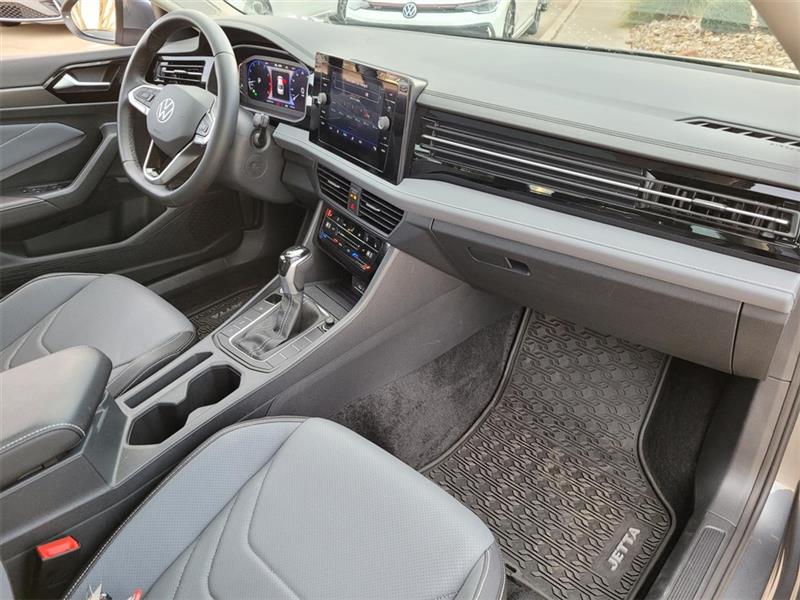 Volkswagen Jetta SEL 2025