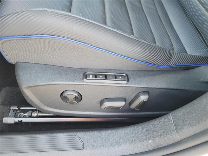 Volkswagen Golf R Base 2024