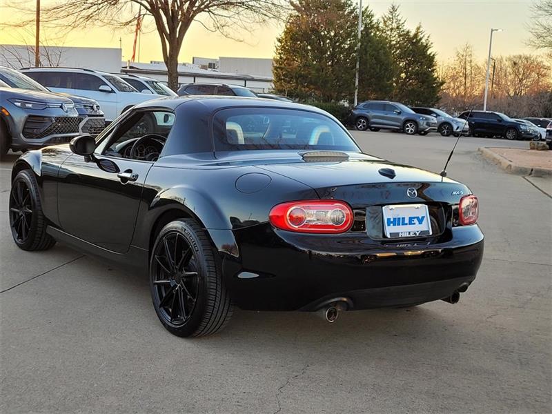 Mazda MX-5 Miata Grand Touring PRHT 2010