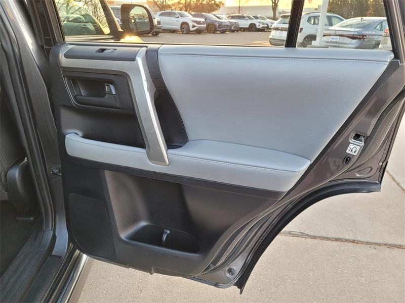 Toyota 4Runner SR5 4WD 2013