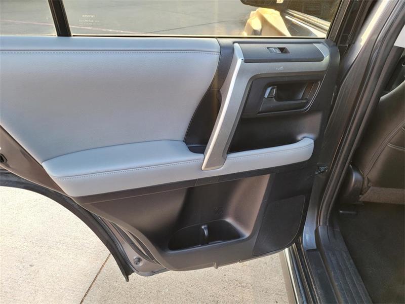 Toyota 4Runner SR5 4WD 2013