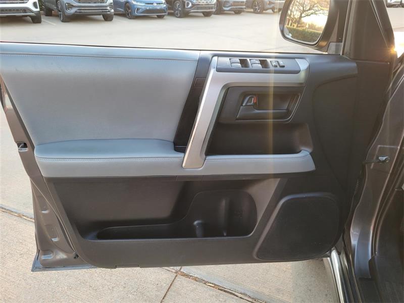 Toyota 4Runner SR5 4WD 2013