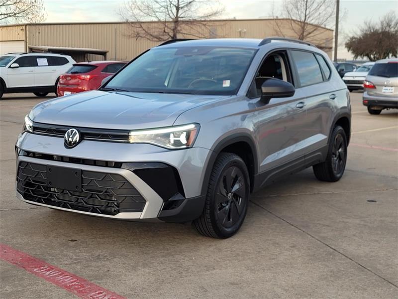 Volkswagen Taos S 2025