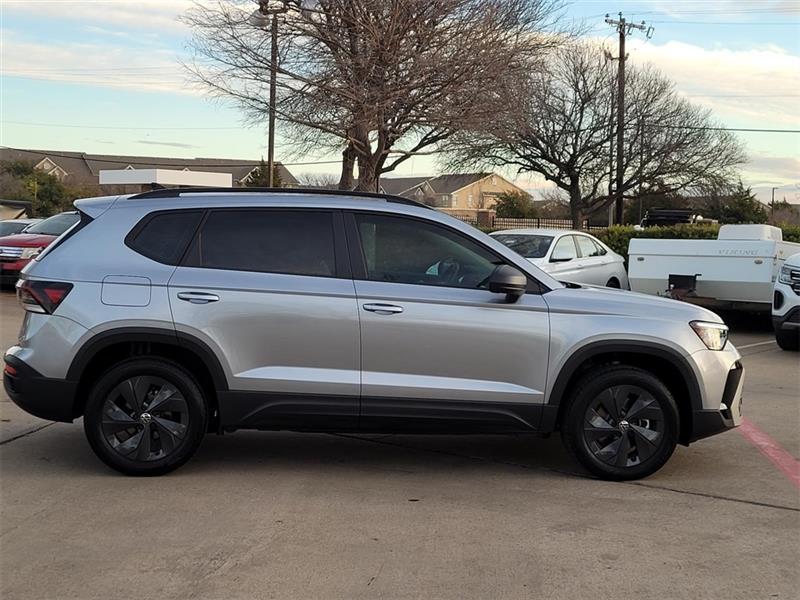 Volkswagen Taos S 2025