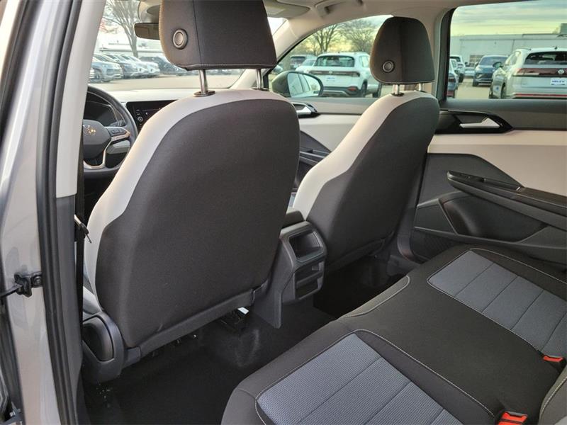 Volkswagen Taos S 2025