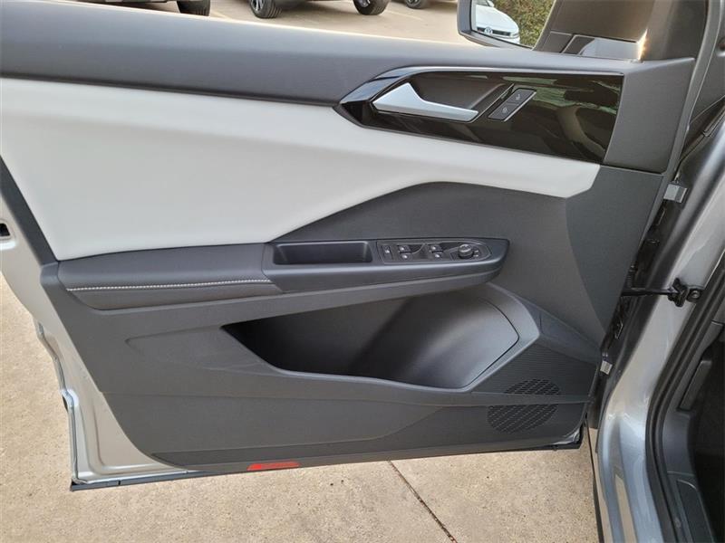 Volkswagen Taos S 2025