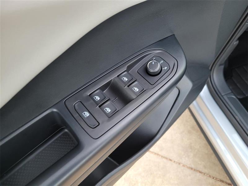 Volkswagen Taos S 2025