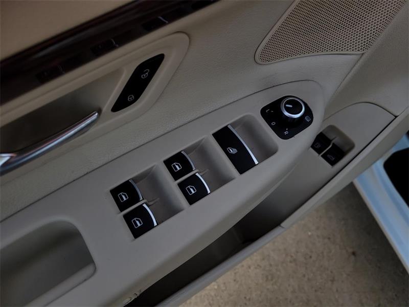 Volkswagen Eos Lux 2012