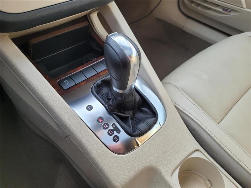 Volkswagen Eos Lux 2012