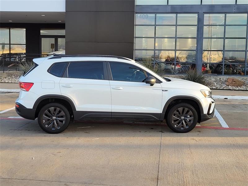 Volkswagen Taos S 2023