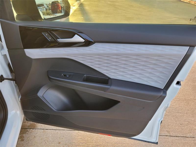 Volkswagen Taos S 2023