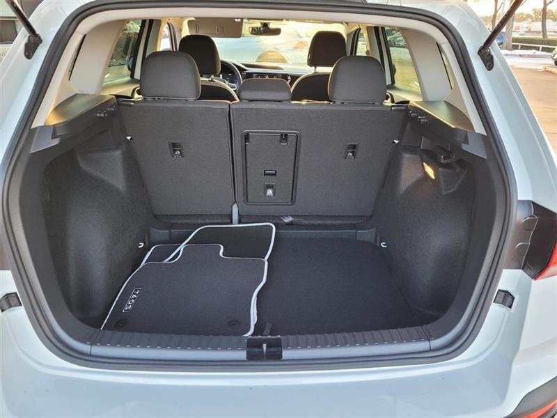 Volkswagen Taos S 2023