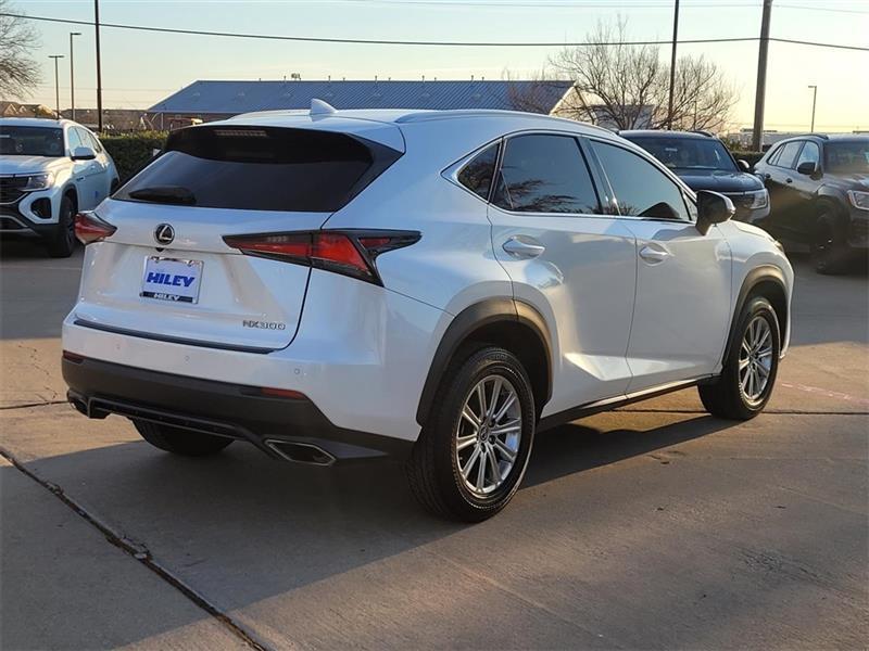Lexus NX  2019