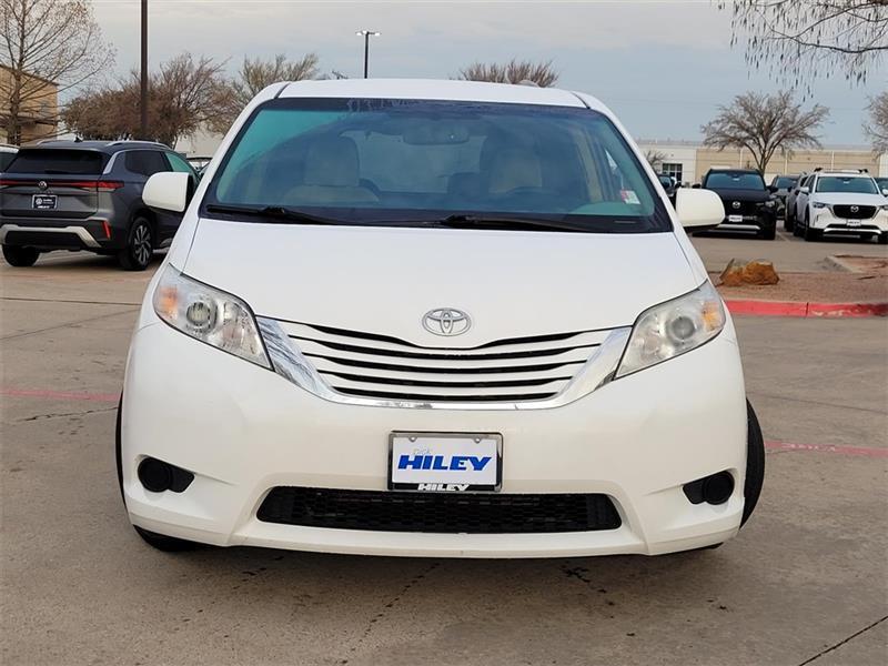 Toyota Sienna LE 8-Passenger 2017