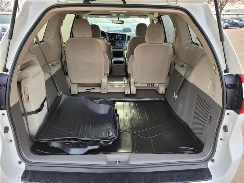 Toyota Sienna LE 8-Passenger 2017