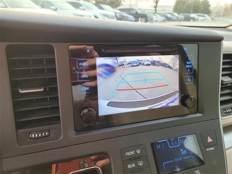 Toyota Sienna LE 8-Passenger 2017