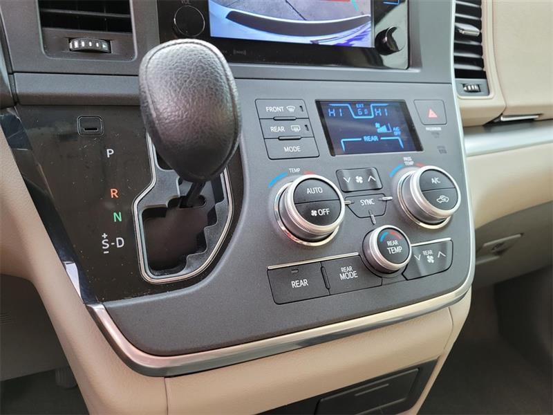 Toyota Sienna LE 8-Passenger 2017