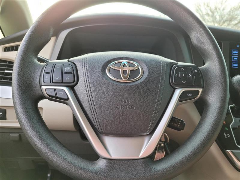 Toyota Sienna LE 8-Passenger 2017