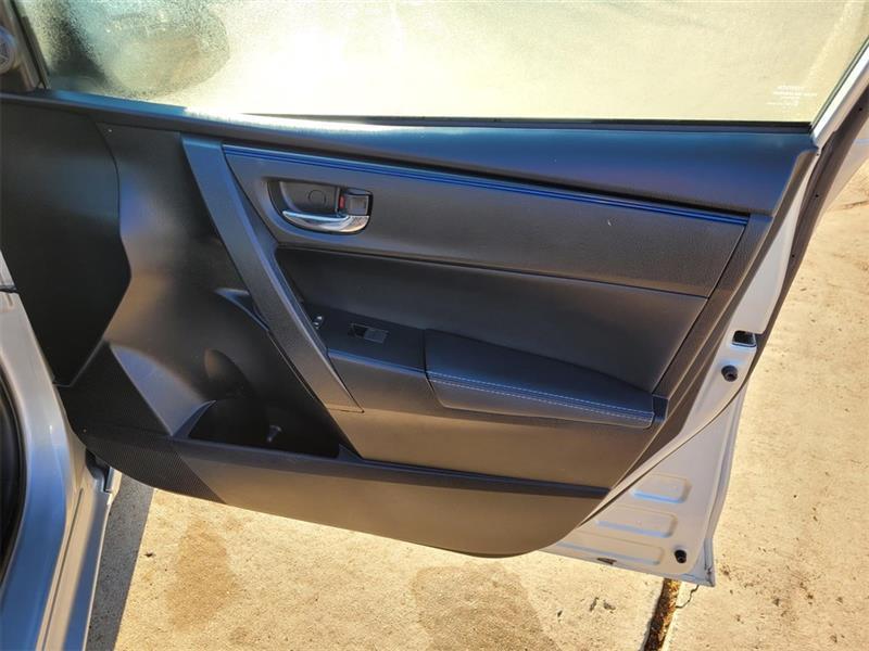 Toyota Corolla L CVT 2017