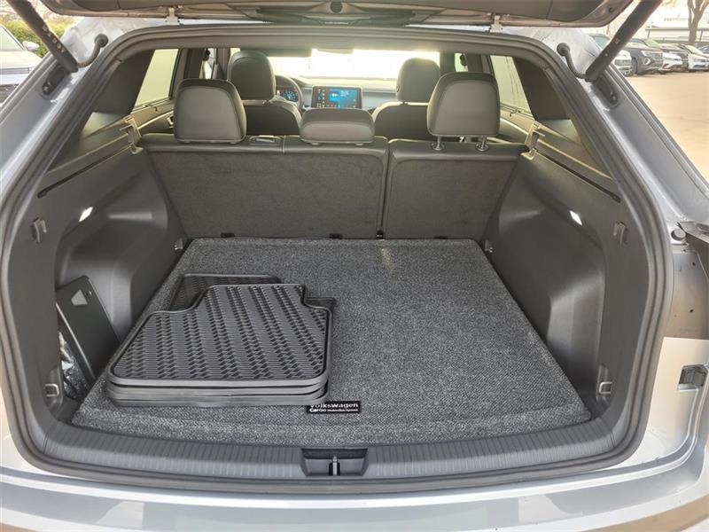 Volkswagen Atlas Cross Sport SEL R-Line 4MOTION 2025