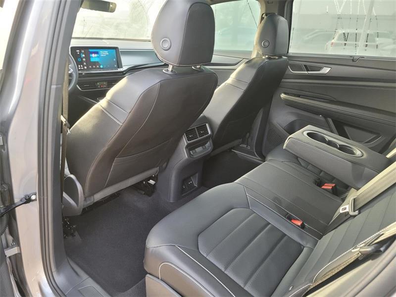 Volkswagen Atlas Cross Sport SEL R-Line 4MOTION 2025