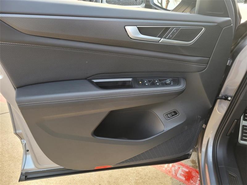 Volkswagen Atlas Cross Sport SEL R-Line 4MOTION 2025