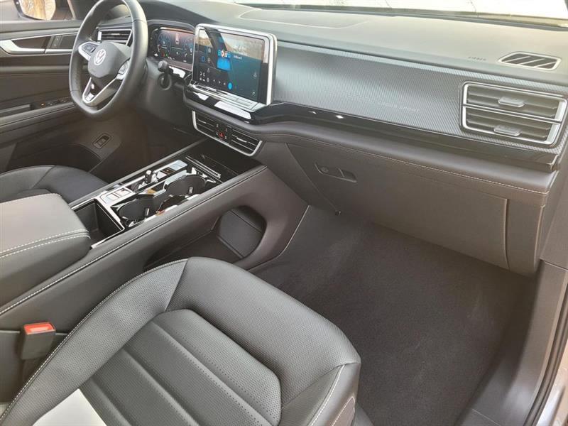 Volkswagen Atlas Cross Sport SEL R-Line 4MOTION 2025