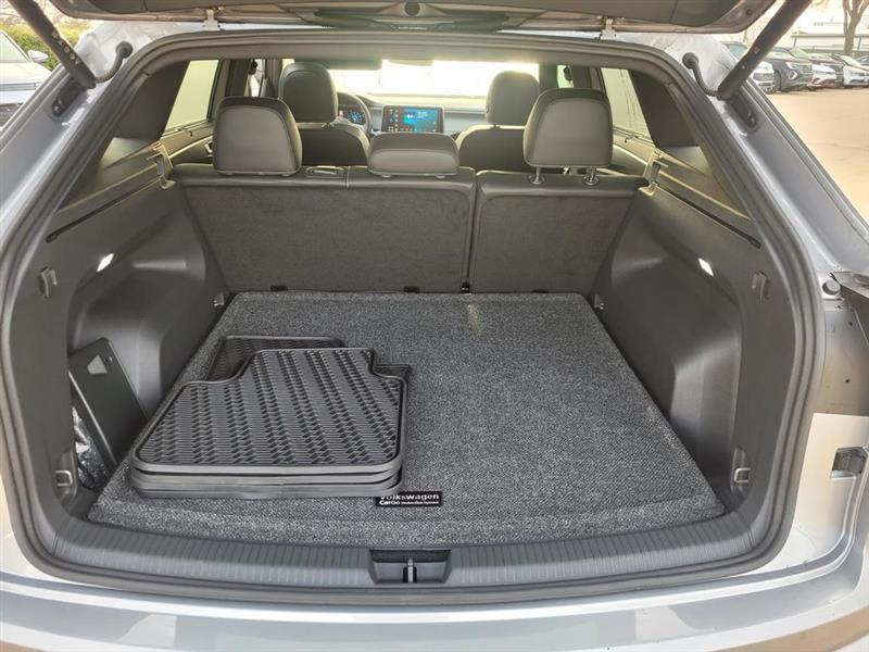 Volkswagen Atlas Cross Sport SEL R-Line 4MOTION 2025