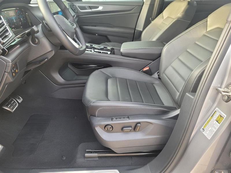 Volkswagen Atlas Cross Sport SEL R-Line 4MOTION 2025