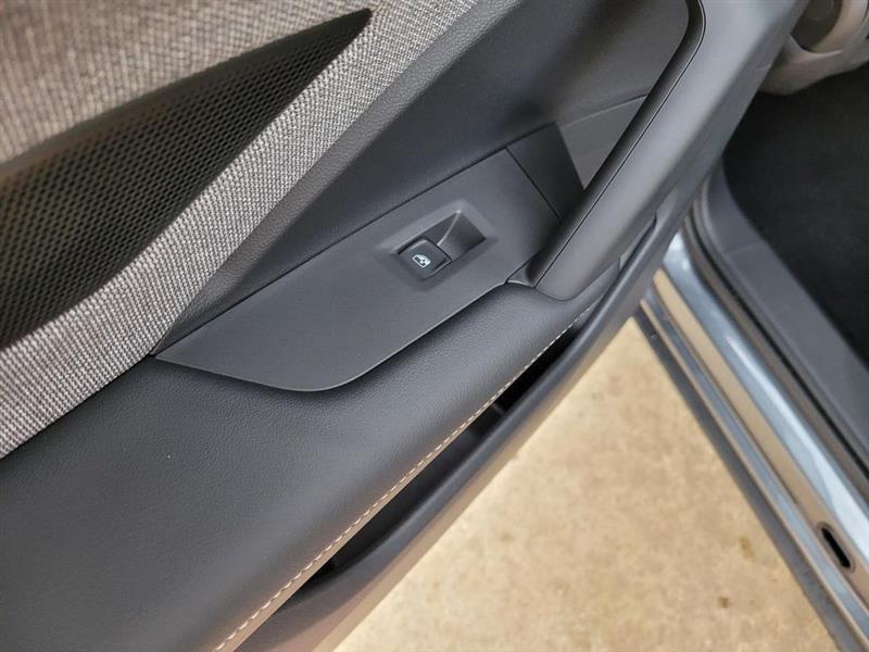 Volkswagen Tiguan S 2025