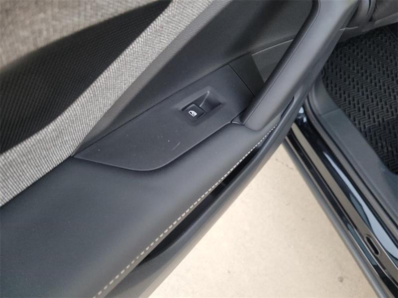 Volkswagen Tiguan S 2025