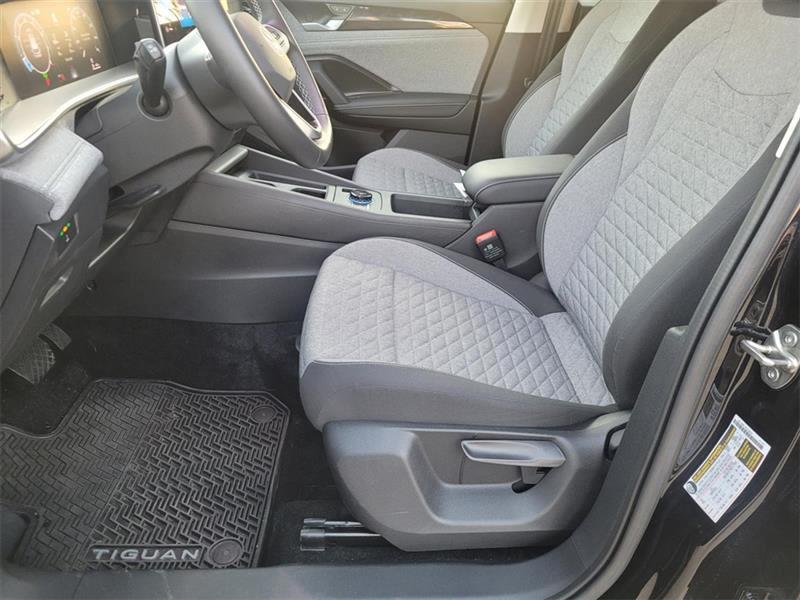 Volkswagen Tiguan S 2025