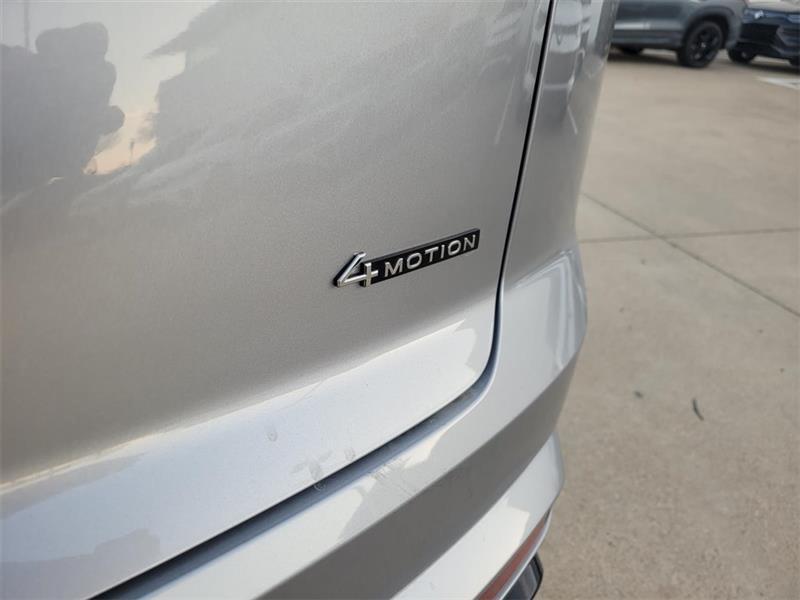 Volkswagen Atlas Cross Sport SEL R-Line 4MOTION 2025