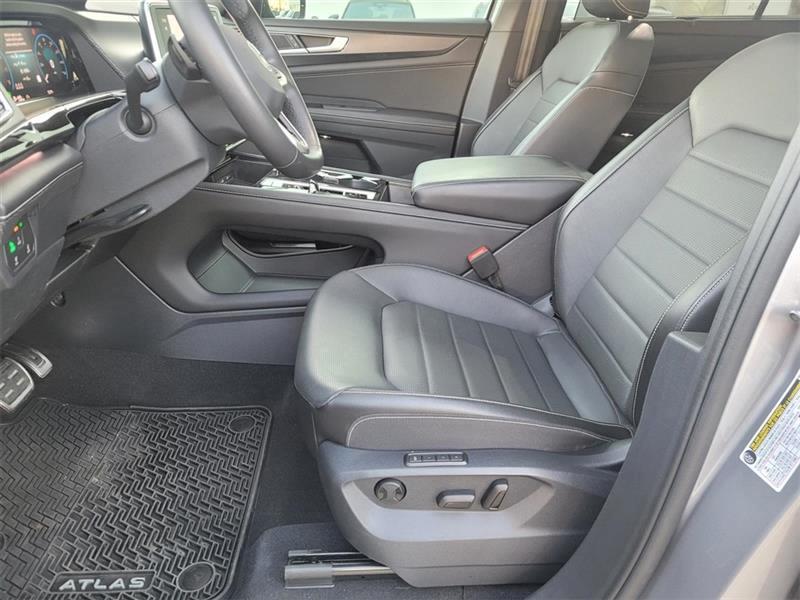 Volkswagen Atlas Cross Sport SEL R-Line 4MOTION 2025