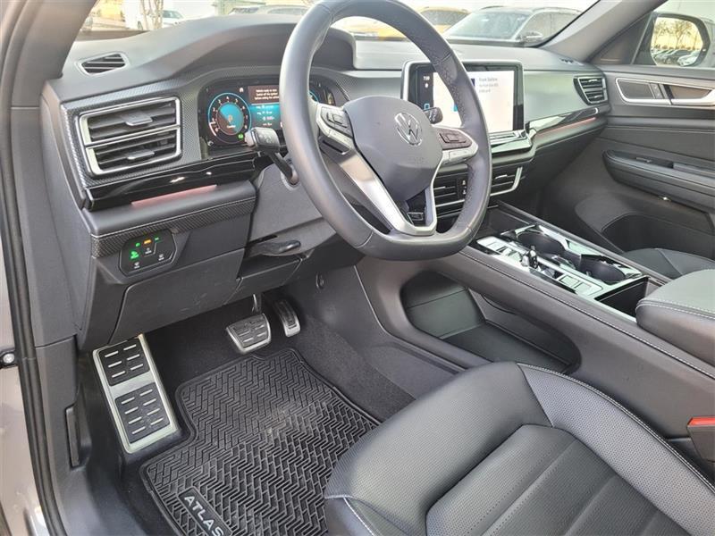 Volkswagen Atlas Cross Sport SEL R-Line 4MOTION 2025