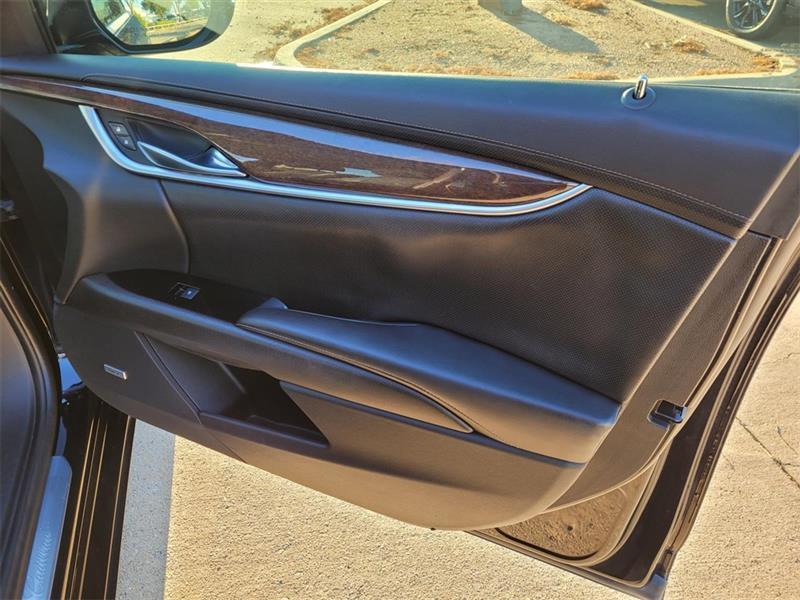 Cadillac XTS Premium 2013