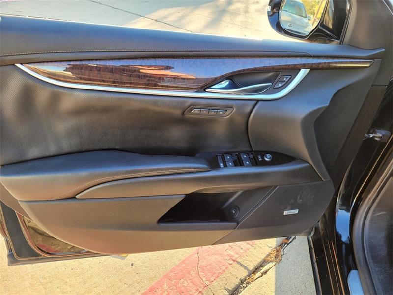 Cadillac XTS Premium 2013