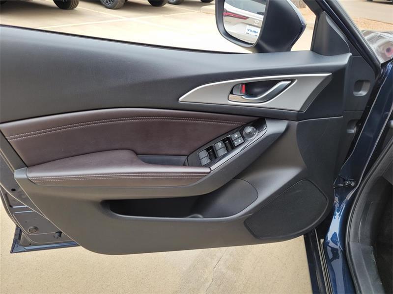 Mazda MAZDA3 s Grand Touring AT 5-Door 2018