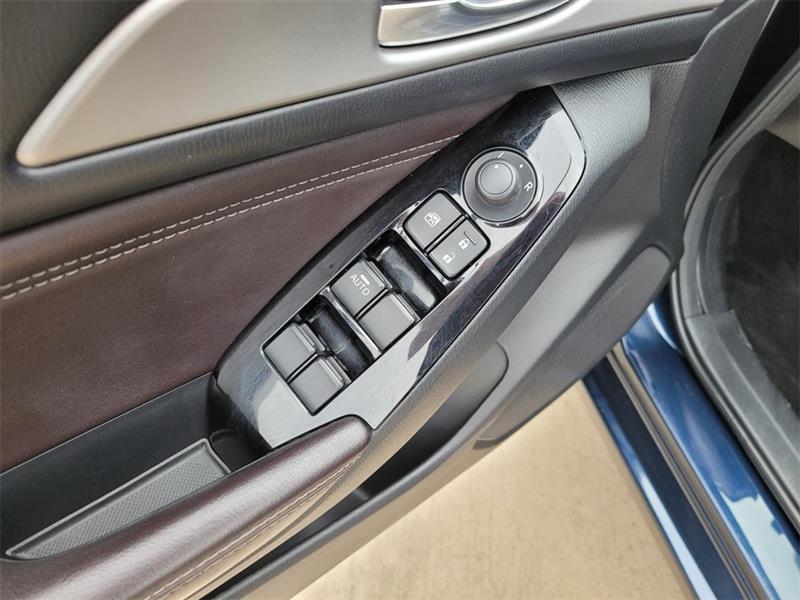 Mazda MAZDA3 s Grand Touring AT 5-Door 2018