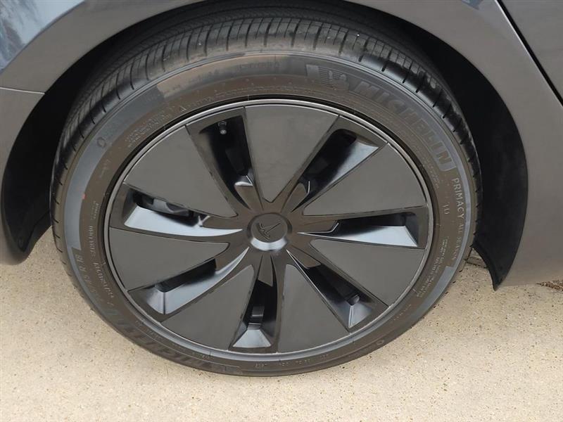 Tesla Model 3 Base 2025