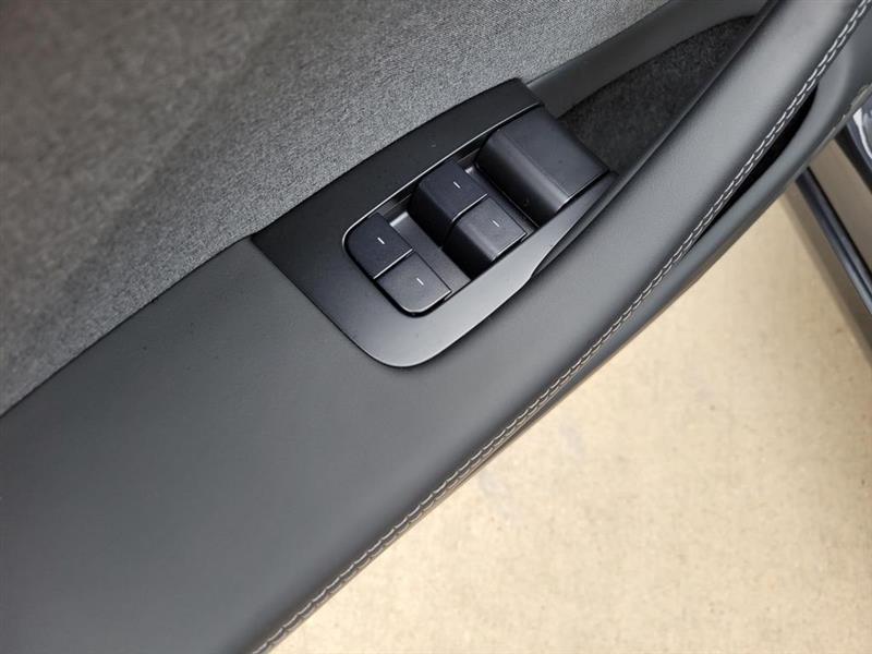 Tesla Model 3 Base 2025