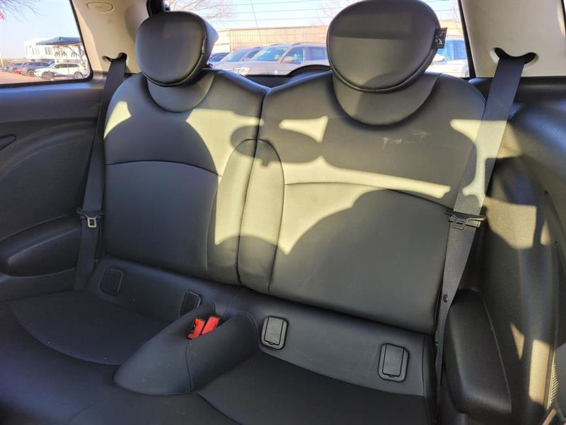 MINI Cooper Base 2012