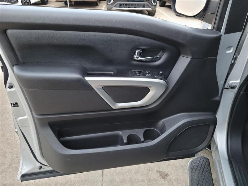 Nissan Titan SV King Cab 2WD 2017