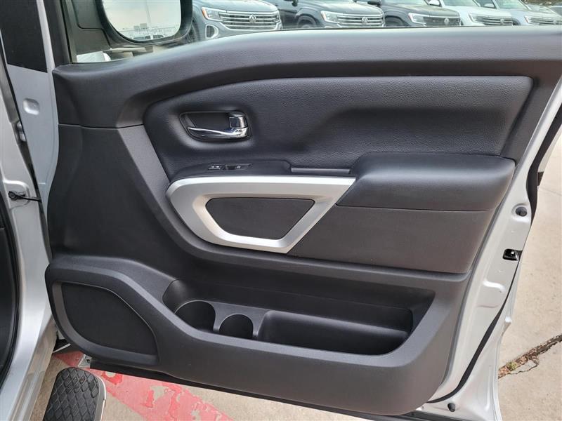 Nissan Titan SV King Cab 2WD 2017