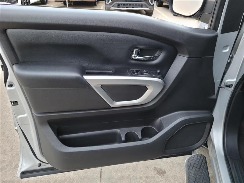 Nissan Titan SV King Cab 2WD 2017