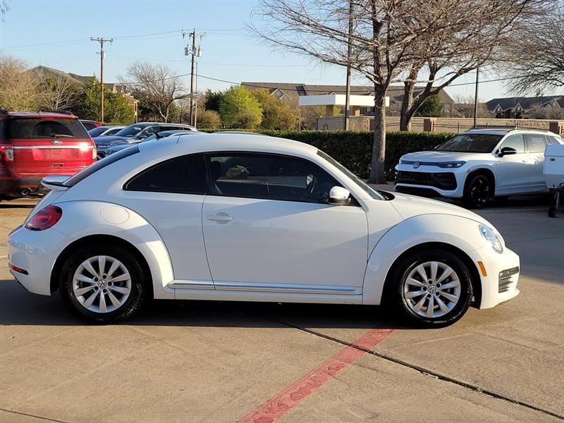 Volkswagen Beetle 2.0T S 2019