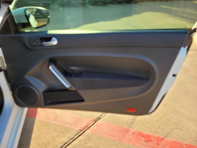 Volkswagen Beetle 2.0T S 2019