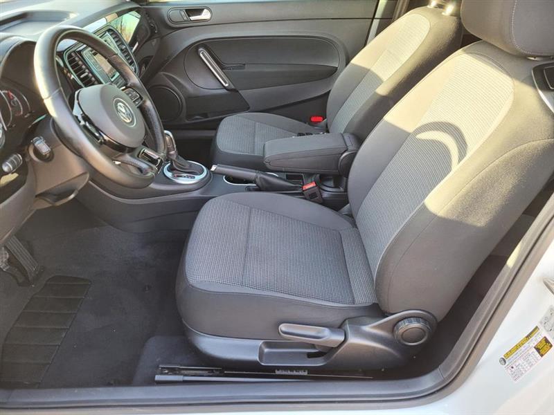 Volkswagen Beetle 2.0T S 2019